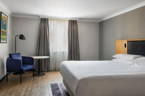 538670759 Edinburgh Marriott Hotel Holyrood