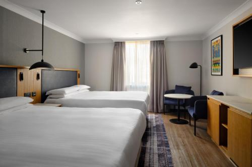 Edinburgh Marriott Hotel Holyrood - Tap to explore photos