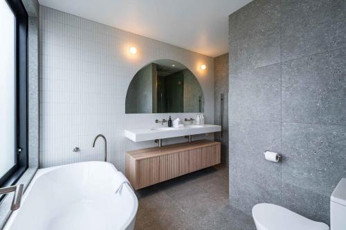 Holiday Home image 10