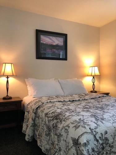 One-Bedroom Suite with Sofa Bed