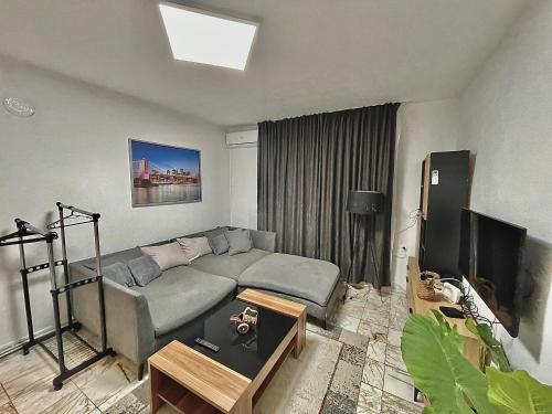 2 Bedroom Apartment with Garage in 桑丹斯基