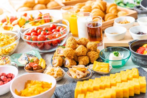 Room Selected at Check-In - Breakfast Included - Late Check-In (18:00) - Non-Smoking