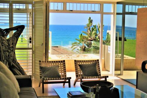 Umhlanga beachfront property- super glamourous! Room Type - One-Bedroom Apartment