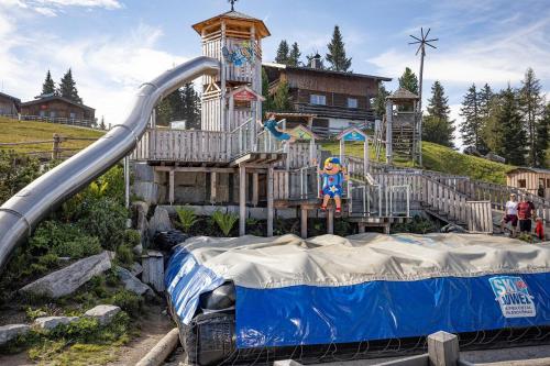 兒童遊樂場, Apartment Bergblick in 克拉姆薩赫