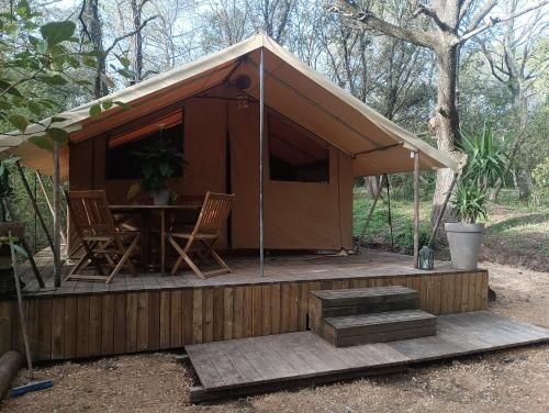 Tente safari au Pont du Gard - Camping - Vers-Pont-du-Gard