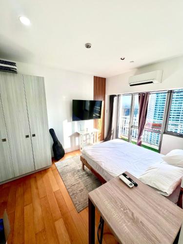 Acqua Private Residences - Iguazu Tower 36th flr Mandaluyong - Makati, Manila