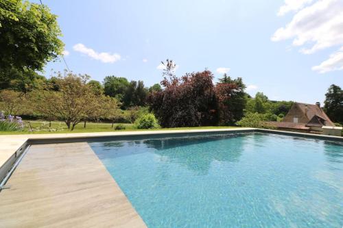 OREE DU CHATEAU : maison de charme avec piscine chauffée dans Beynac