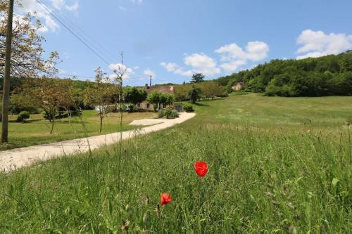 OREE DU CHATEAU : maison de charme avec piscine chauffée dans Beynac