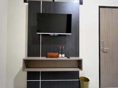 Standard Twin Room image 8