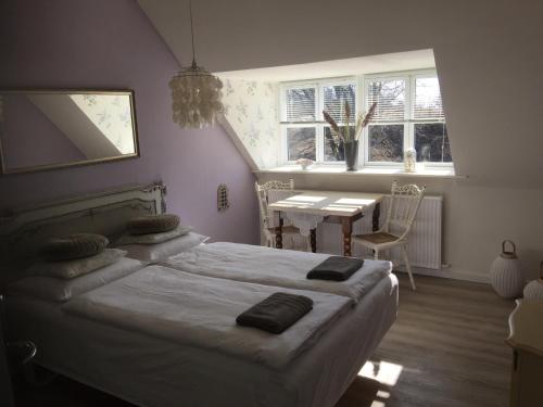 Fuglsø Kro Bed & Breakfast