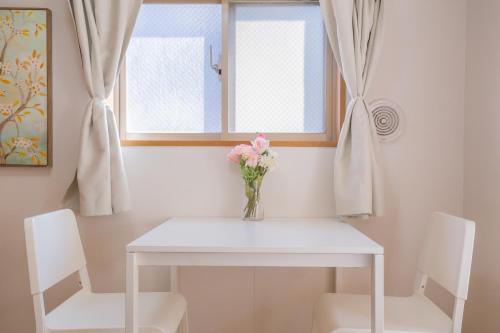 walk to JR Shibuya sta.-YoYY in อาโอยามะ แอนด์ โอโมเตซันโดะ