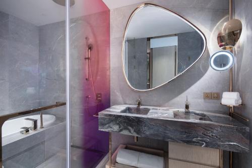 room detail thumbnail 1
