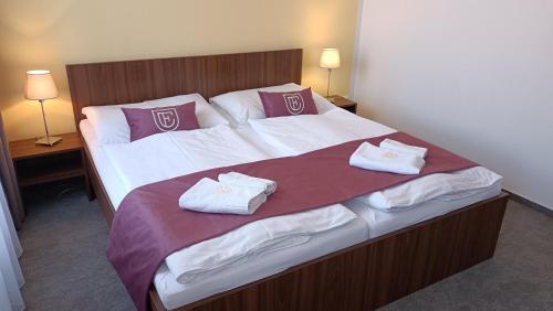 Hotel Eminent - image 2