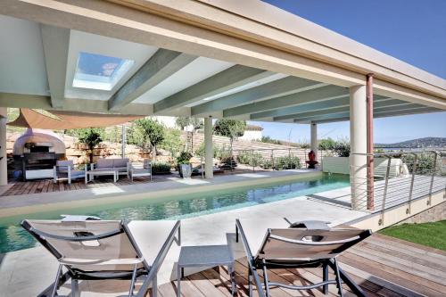 New Villa with Spectacular Panoramic Views of the Bay of Saint Tropez