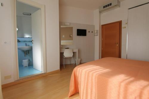 Hotel Escorial - image 12