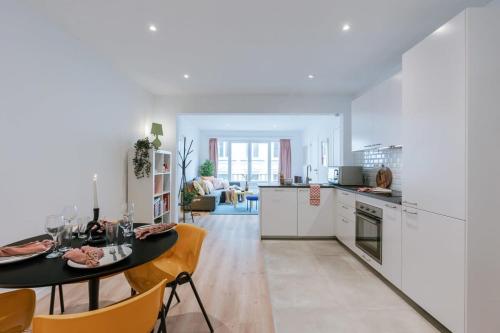 Colorful POP apartment in the heart of Antwerp, Anversa (foto 9)