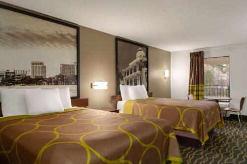 ซูเปอร์ 8 บาย วินด์แฮม เพิร์ล/แจ็กสัน/อีสต์ (Super 8 By Wyndham Pearl/Jackson/East) in เพิร์ล (MS)