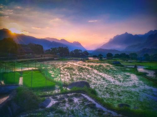 Ha Giang Xanh Homestay, Motorbikes and Loop Tours