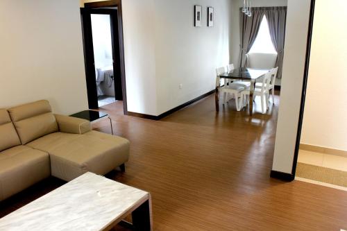 A Hotelcom Riverside Residence By Gina Suite Apartment - 