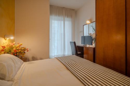 Double Room image 5