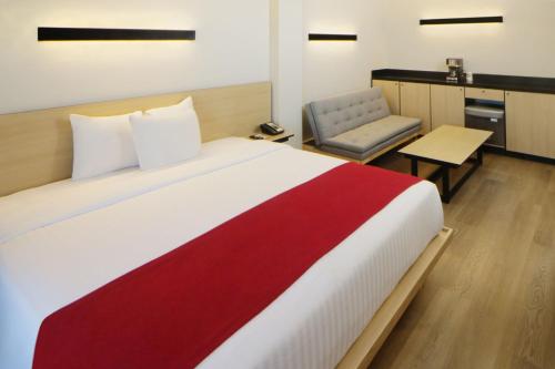 City Express by Marriott Nuevo Laredo - Tap to explore photos