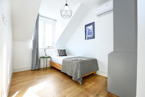 Top Sightseeing Floor Apartment 5d - image 9