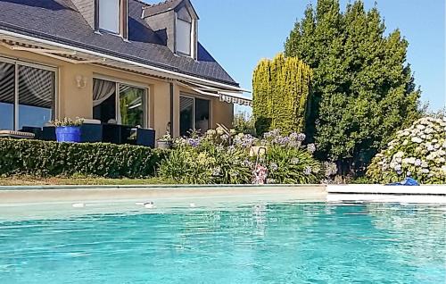 Awesome Home In La Fort-fouesnant With Heated Swimming Pool - Location saisonnière - La Forêt-Fouesnant