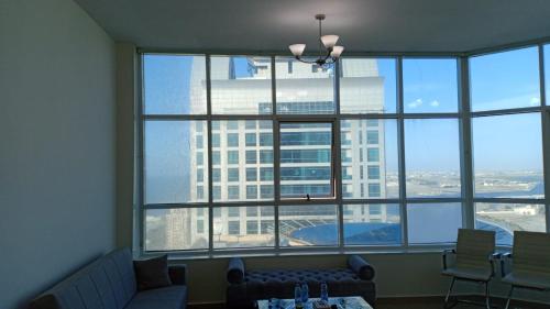 22 R4 Single 1 small room in a 4-bedroom apartment with attached bathroom suitable for one person ### 22 R4 1 غرفة صغيرة في شقة مكونة من 4 غرف نوم مع حمام ملحق مناسبة لشخص واحد