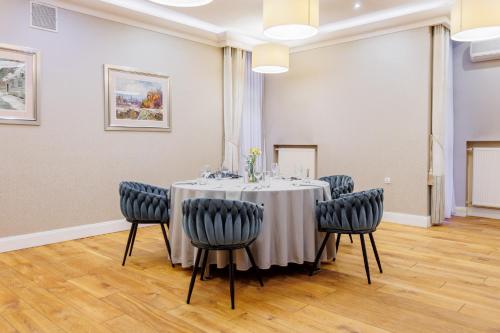 Hotel Tarnovia - image 11