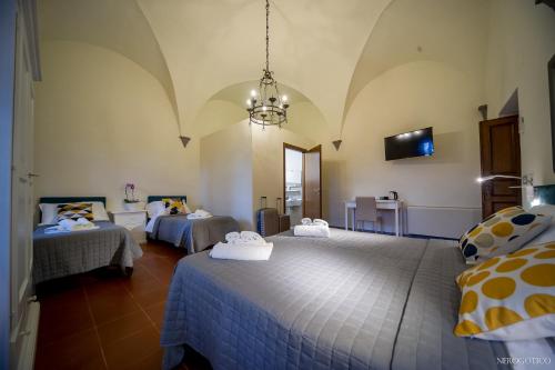 4 twin beds