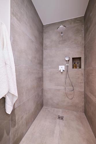 XZLLENZ Traum Studio-Apartment Frei-Parken U-Bahn Küche - image 5