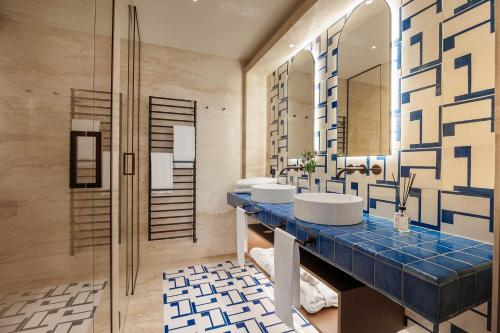 room detail thumbnail 2