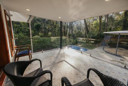 Premium Deluxe room with Common Pool  image 1