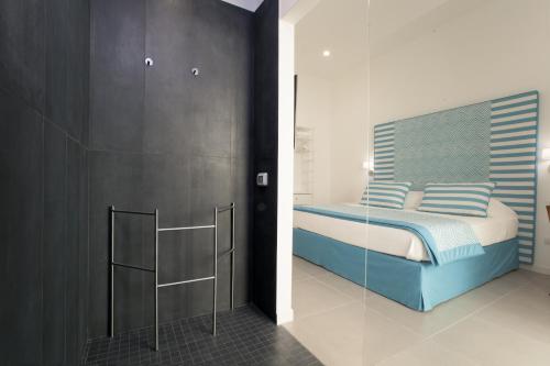 Blue Suite - image 5