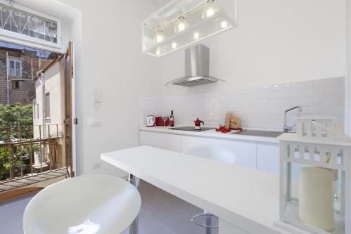 One-Bedroom Apartment image 6