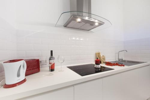 One-Bedroom Apartment image 5