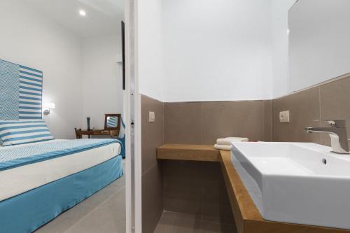 Blue Suite - image 3