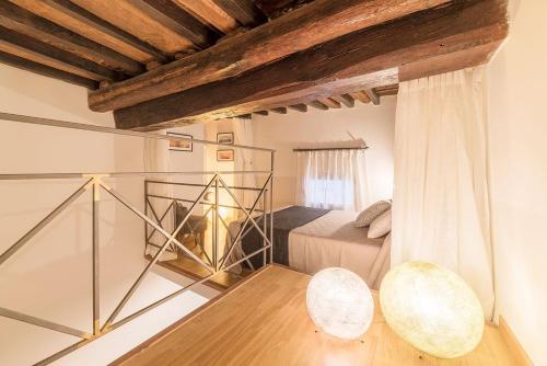 One-Bedroom Apartment image 2