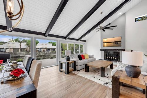 101 On The Point - Concierge Services in Horseshoe Bay, USA