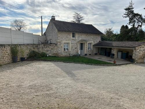 Charmante petite maison en pierre