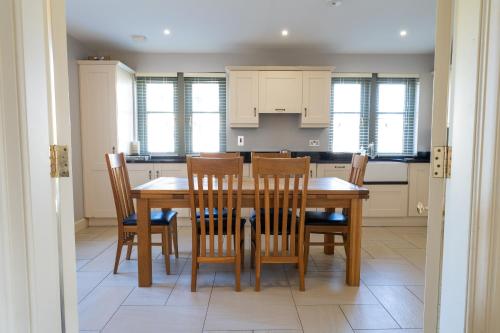 廚房, Escape Ordinary at Lough Erne GV - No.32 in 恩尼斯基林市中心