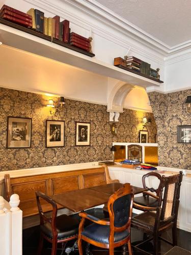 Rose Tor Hotel - image 7
