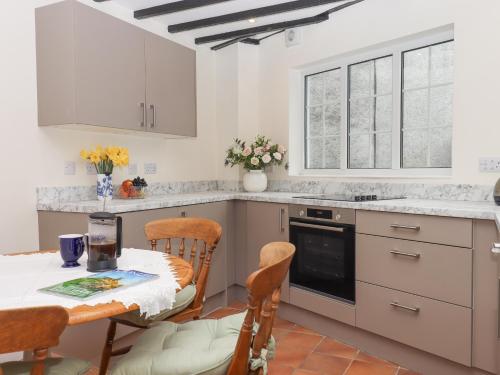 Exterior view, Glebe Cottage in Buckland Monachorum