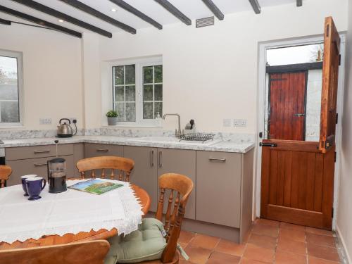 Exterior view, Glebe Cottage in Buckland Monachorum