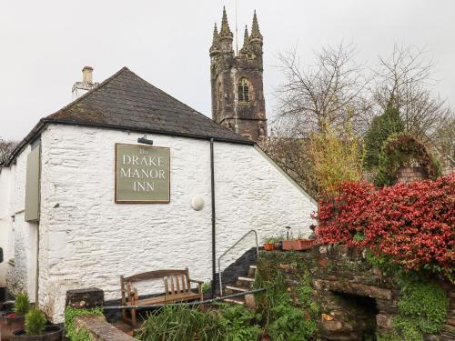 Exterior view, Glebe Cottage in Buckland Monachorum