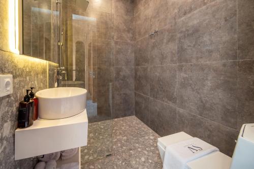 Two-Bedroom Villa image 9