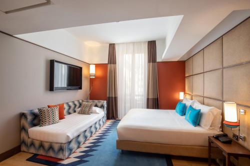 room detail thumbnail 1