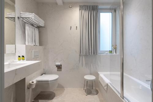 Family Luxury Room image 7