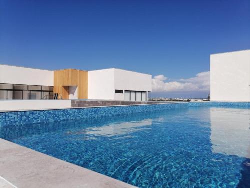 Elegante moderno y equipado