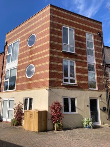 Streamside Apartment - Yeovil